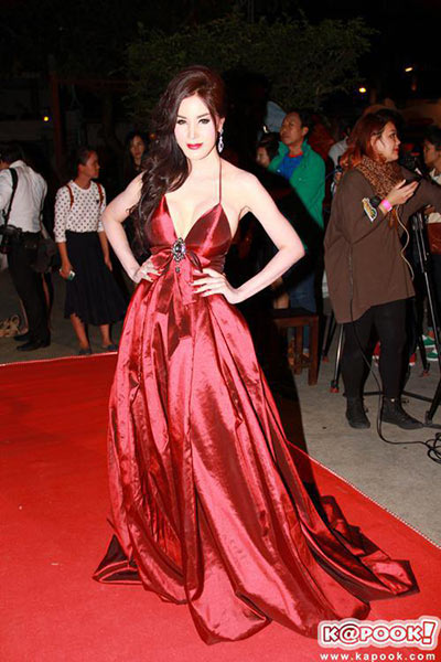 เปิ้ล ไอริณ เปิ้ล ไอริณ