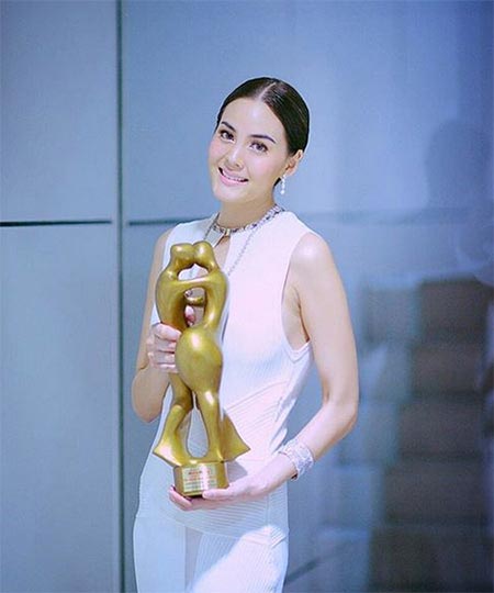 ทรงผมแสกกลางออกงานดารา ทรงผมแสกกลางออกงานดารา