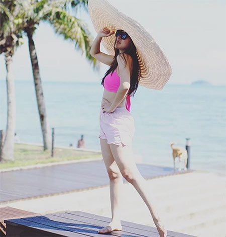 หมวกปีกกว้างดารา หมวกปีกกว้างดารา