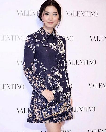 ทรงผมแสกกลางออกงานดารา ทรงผมแสกกลางออกงานดารา