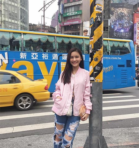 แฟชั่นดาราเที่ยวเมืองนอก แฟชั่นดาราเที่ยวเมืองนอก