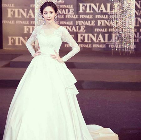 ทรงผมแสกกลางออกงานดารา ทรงผมแสกกลางออกงานดารา