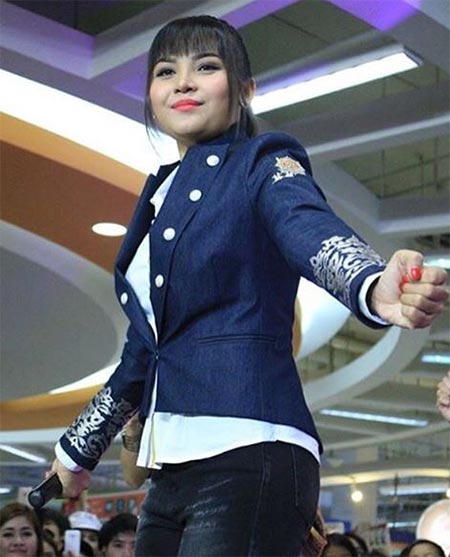 ชุดแสดงนักร้องลูกทุ่ง ชุดแสดงนักร้องลูกทุ่ง