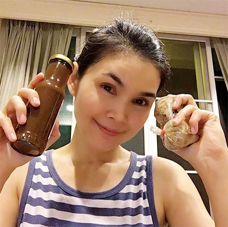 ชุดอยู่บ้านนักร้องลูกทุ่ง ชุดอยู่บ้านนักร้องลูกทุ่ง