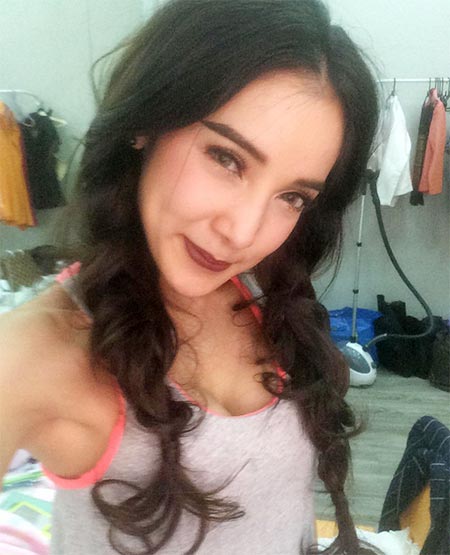 ทรงผมเปียสองข้างดารา ทรงผมเปียสองข้างดารา