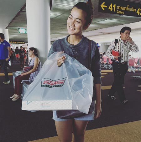 ชุดอยู่บ้านนักร้องลูกทุ่ง ชุดอยู่บ้านนักร้องลูกทุ่ง