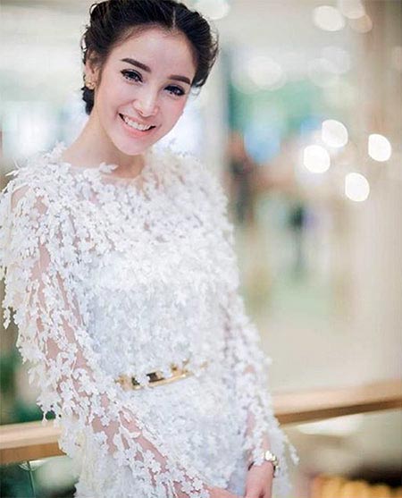 ทรงผมแสกกลางออกงานดารา ทรงผมแสกกลางออกงานดารา