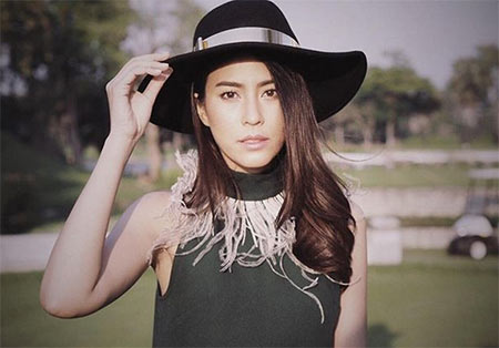 หมวกปีกกว้างดารา หมวกปีกกว้างดารา