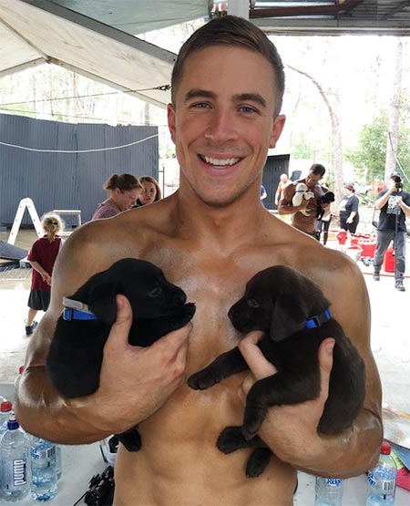 นักดับเพลิงถ่ายปฏิทินการกุศล นักดับเพลิงถ่ายปฏิทินการกุศล