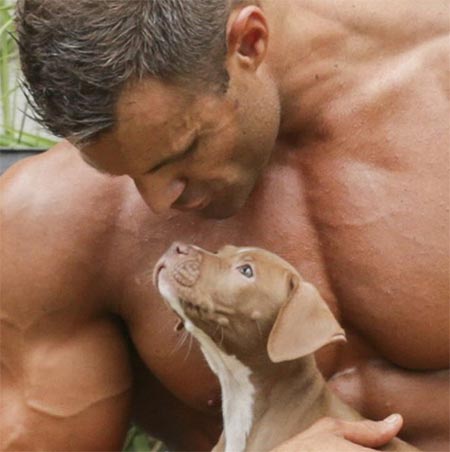 นักดับเพลิงถ่ายปฏิทินการกุศล นักดับเพลิงถ่ายปฏิทินการกุศล