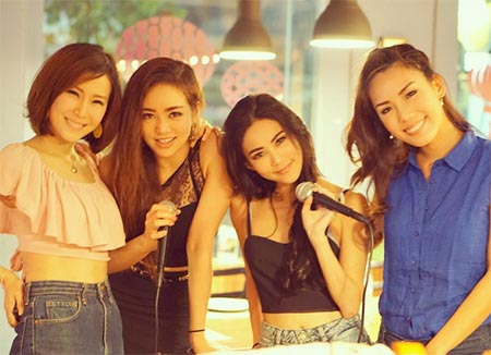 เกิร์ลลี่ เบอร์รี่ เกิร์ลลี่ เบอร์รี่