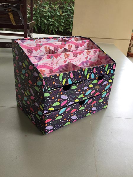 DIY กล่องใส่เครื่องสำอาง DIY กล่องใส่เครื่องสำอาง