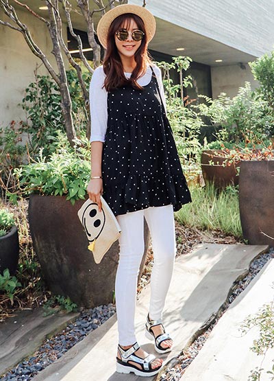 แฟชั่นสายเดี่ยวทับเสื้อยืด แฟชั่นสายเดี่ยวทับเสื้อยืด