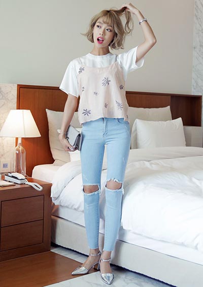 แฟชั่นสายเดี่ยวทับเสื้อยืด แฟชั่นสายเดี่ยวทับเสื้อยืด