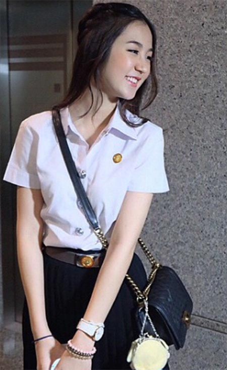 ดาราใส่ชุดนักศึกษา ดาราใส่ชุดนักศึกษา