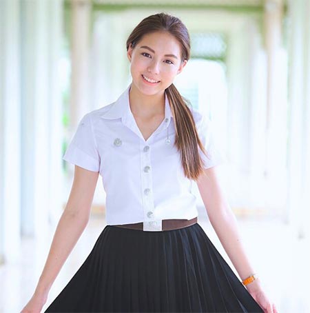 ดาราใส่ชุดนักศึกษา ดาราใส่ชุดนักศึกษา