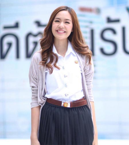 ดาราใส่ชุดนักศึกษา ดาราใส่ชุดนักศึกษา