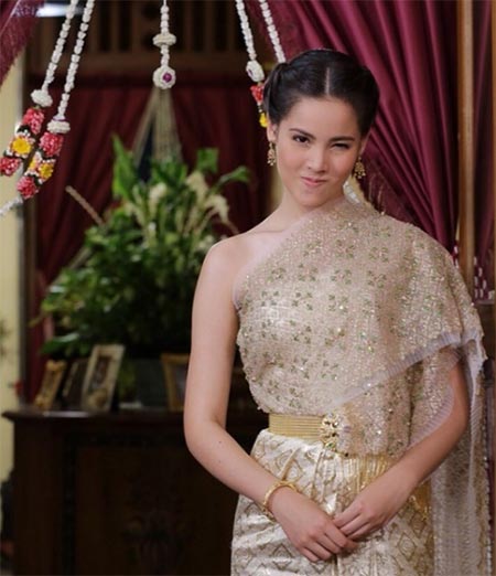 ดาราใส่ชุดไทย ดาราใส่ชุดไทย