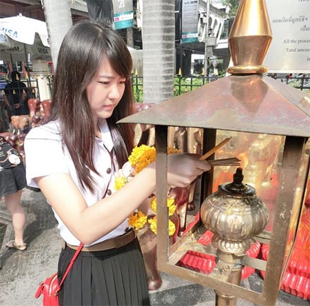 ดาราใส่ชุดนักศึกษา ดาราใส่ชุดนักศึกษา