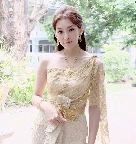 ดาราใส่ชุดไทย ดาราใส่ชุดไทย