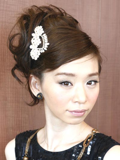 ทรงผมออกงานราตรี ทรงผมออกงานราตรี