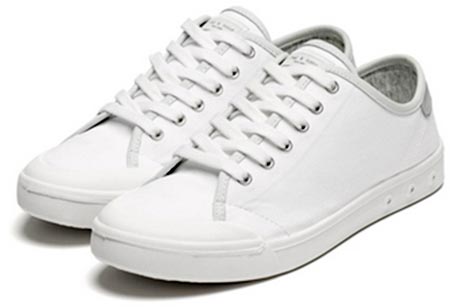 รองเท้าผ้าใบสีขาว รองเท้าผ้าใบสีขาว