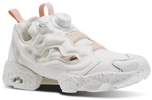 รองเท้าผ้าใบสีขาว รองเท้าผ้าใบสีขาว