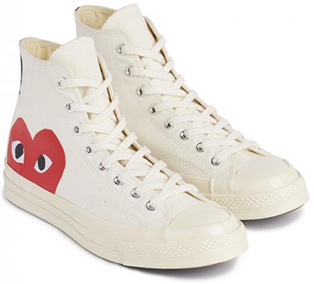 รองเท้าผ้าใบสีขาว รองเท้าผ้าใบสีขาว