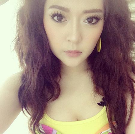 แก้มบุ๋ม แก้มบุ๋ม