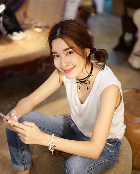 โม มนชนก โม มนชนก