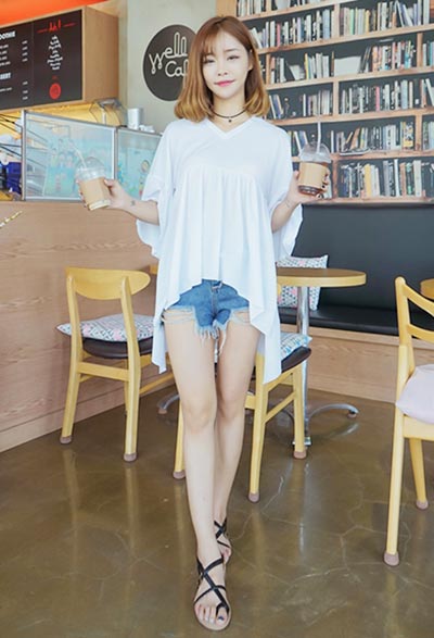 แฟชั่นเสื้อยืดคอวี แฟชั่นเสื้อยืดคอวี