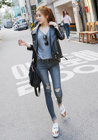 แฟชั่นเสื้อยืดคอวี แฟชั่นเสื้อยืดคอวี