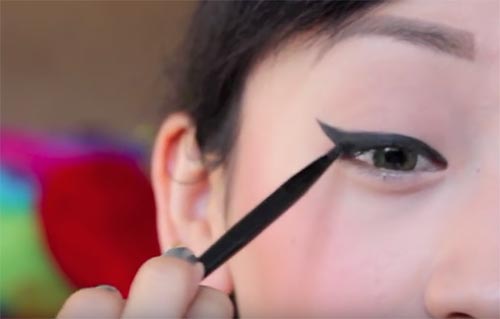 วิธีกรีดอายไลเนอร์ วิธีกรีดอายไลเนอร์