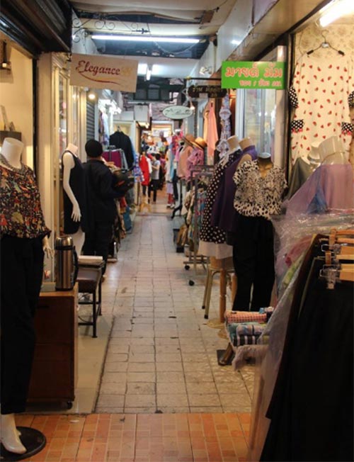 แหล่งซื้อเสื้อผ้าสีดำ แหล่งซื้อเสื้อผ้าสีดำ