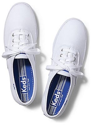 รองเท้าผ้าใบสีขาว รองเท้าผ้าใบสีขาว