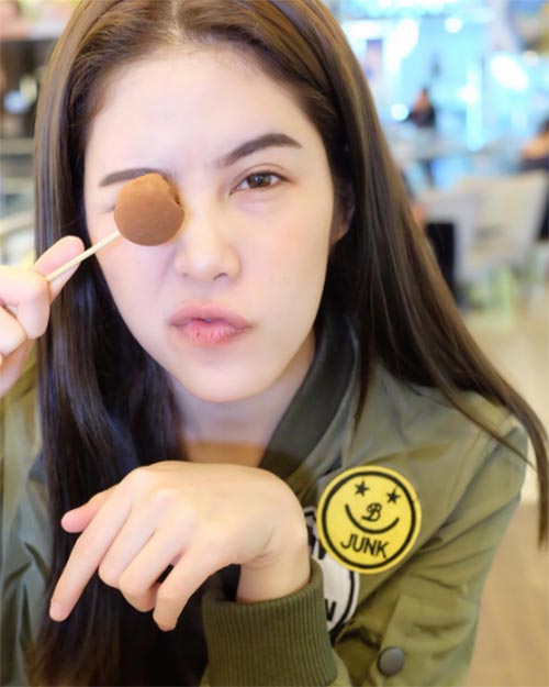 ดาราไม่ติดขนตาปลอม ดาราไม่ติดขนตาปลอม