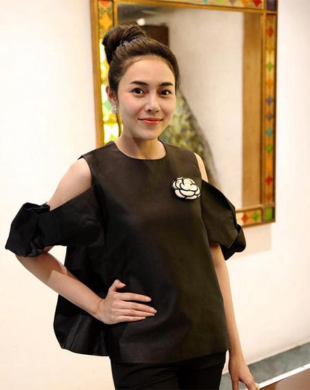 ยุวเรต ศรุตานนท์ ยุวเรต ศรุตานนท์