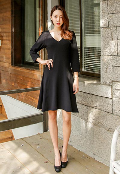 ชุดเดรสสีดำ ชุดเดรสสีดำ