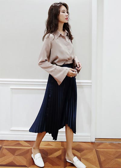 กระโปรงพลีทใส่กับเสื้ออะไร กระโปรงพลีทใส่กับเสื้ออะไร