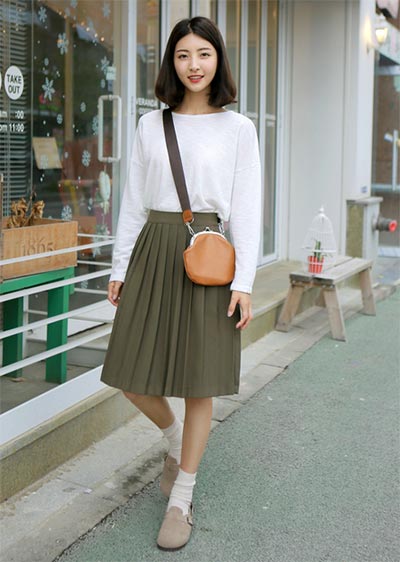 กระโปรงพลีทใส่กับเสื้ออะไร กระโปรงพลีทใส่กับเสื้ออะไร