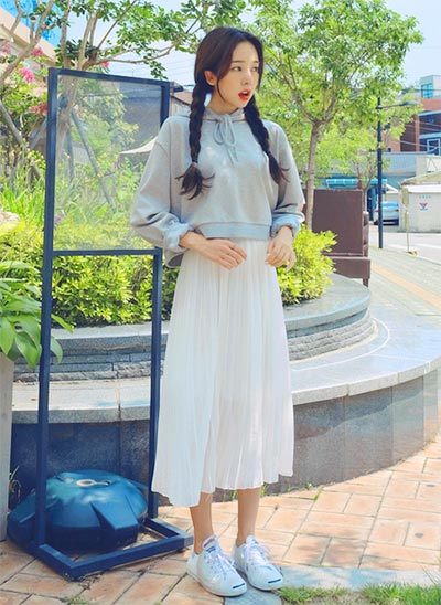 กระโปรงพลีทใส่กับเสื้ออะไร กระโปรงพลีทใส่กับเสื้ออะไร