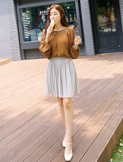 กระโปรงพลีทใส่กับเสื้ออะไร กระโปรงพลีทใส่กับเสื้ออะไร