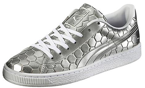 รองเท้าผ้าใบสีเงิน รองเท้าผ้าใบสีเงิน