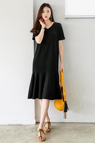 ชุดเดรสสีดำ ชุดเดรสสีดำ