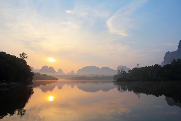 หนองทะเล หนองทะเล