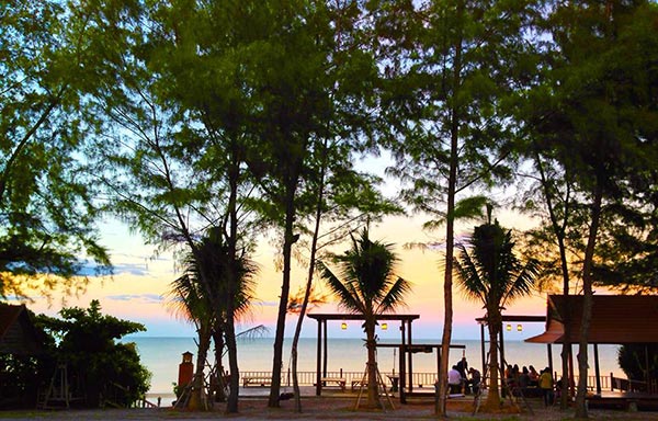 หาดทรายขาวรีสอร์ท หาดทรายขาวรีสอร์ท