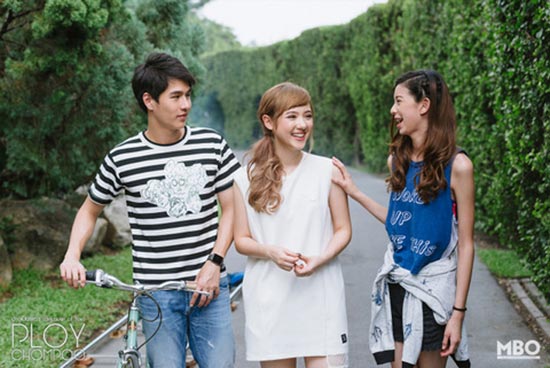 พลอยชมพู MV เพลง อาจเป็นเพราะ พลอยชมพู MV เพลง อาจเป็นเพราะ
