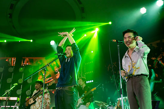 แสตมป์ อภิวัชร์ แสตมป์ อภิวัชร์