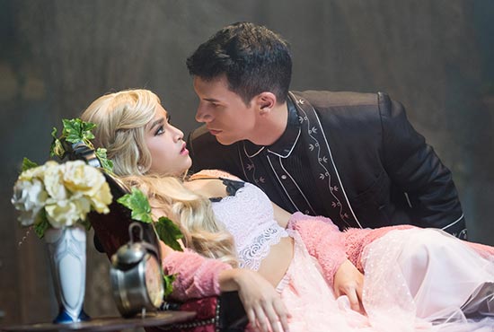 แต้งกิ้ว MV เพลง อย่าเยอะ แต้งกิ้ว MV เพลง อย่าเยอะ