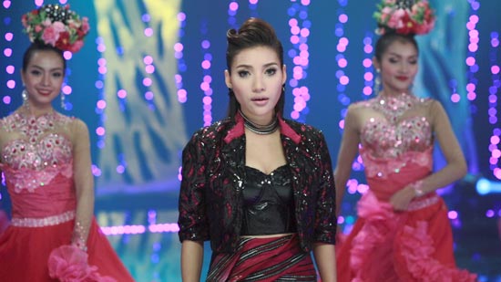 นุช วิลาวัลย์ MV เพลง เอาเวลาใด๋หลอยไปคบกัน นุช วิลาวัลย์ MV เพลง เอาเวลาใด๋หลอยไปคบกัน